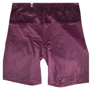 Torrid NWT High waist smoothing short